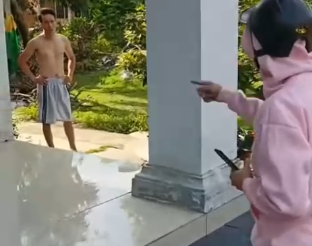 Vid – Biến căng ck chở vk tới nhà zaj đòi lại quà